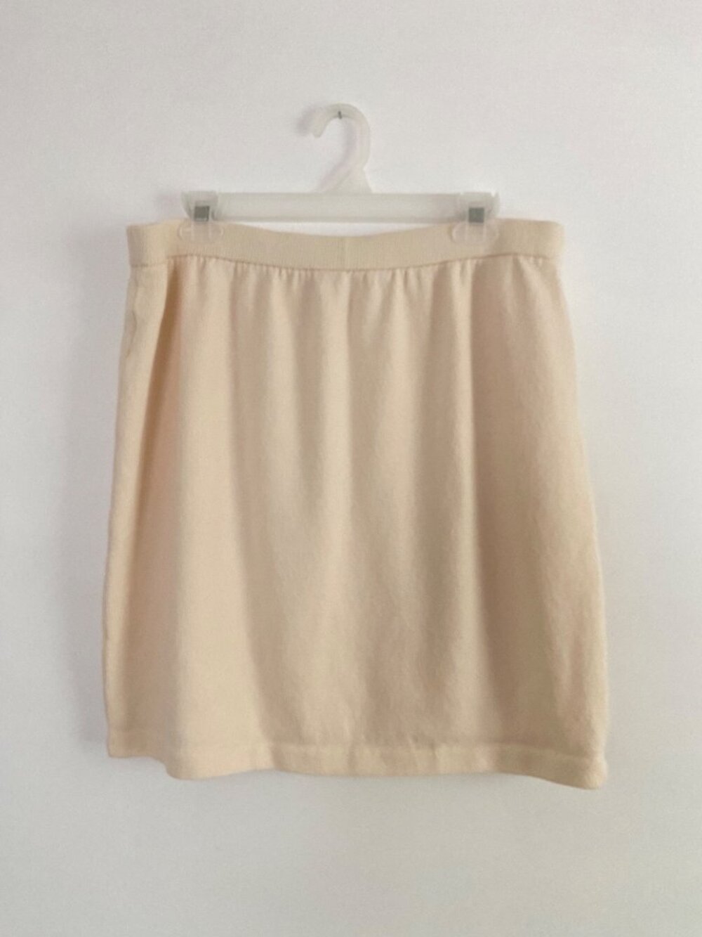 St. John Basics Cream Knit "Santana" Skirt Size 16